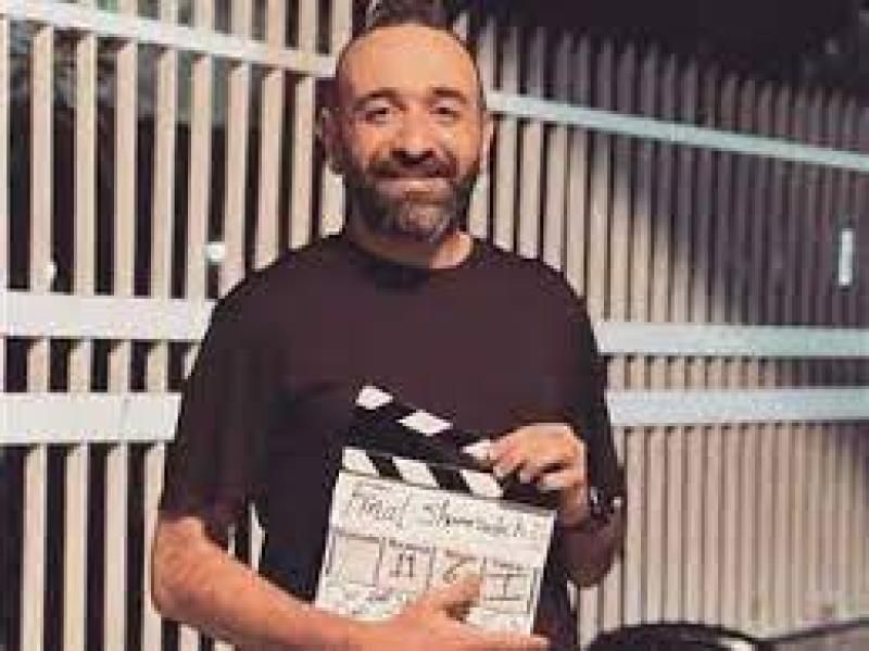 المخرج عمرو سلامة يكشف تفاصيل ”شماريخ” لـ آسر ياسين