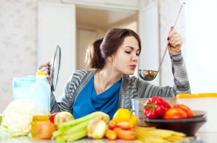 نهانا عنها الرسول(ص ) عادة سيئة أثناء الأكل يمارسها الكثير تسبب ارتفاع كبير للسكر في الدم؟!!