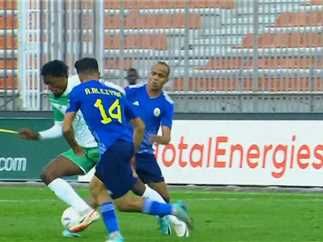 نشرة منتصف اليوم.. تحديد موعد مباراة الأهلي وبلوزداد وتفاصيل المفاوضات مع مروان حمدي.. الزمالك يحسم قمة 2003 وقرعة نارية لكأس الاتحاد الإنجليزي