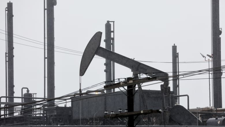 دولة تمتلك اكبر احتياطي من النقد الأجنبي وتستطيع تغيير الموازين بضغطة زر.. ليست السعودية!!