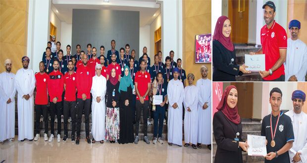 وزيرة التربية والتعليم تكرم الفريق «المتوج» بالبطولة العربية المدرسية