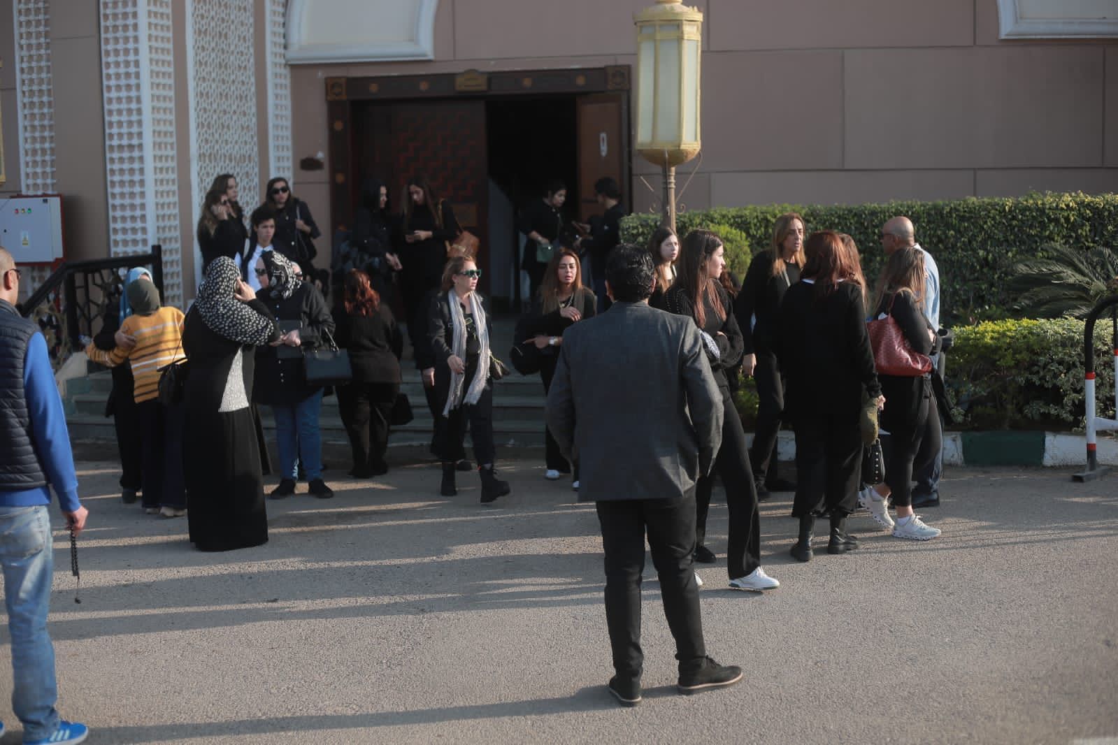 نجوم الفن يودعون ناهد فريد شوقي ( صور)