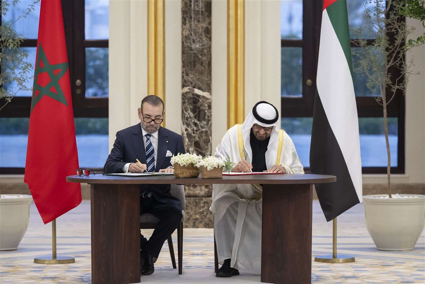 رئيس الدولة وملك المغرب يوقعان “إعلاناً نحو شراكة مبتكرة وراسخة”