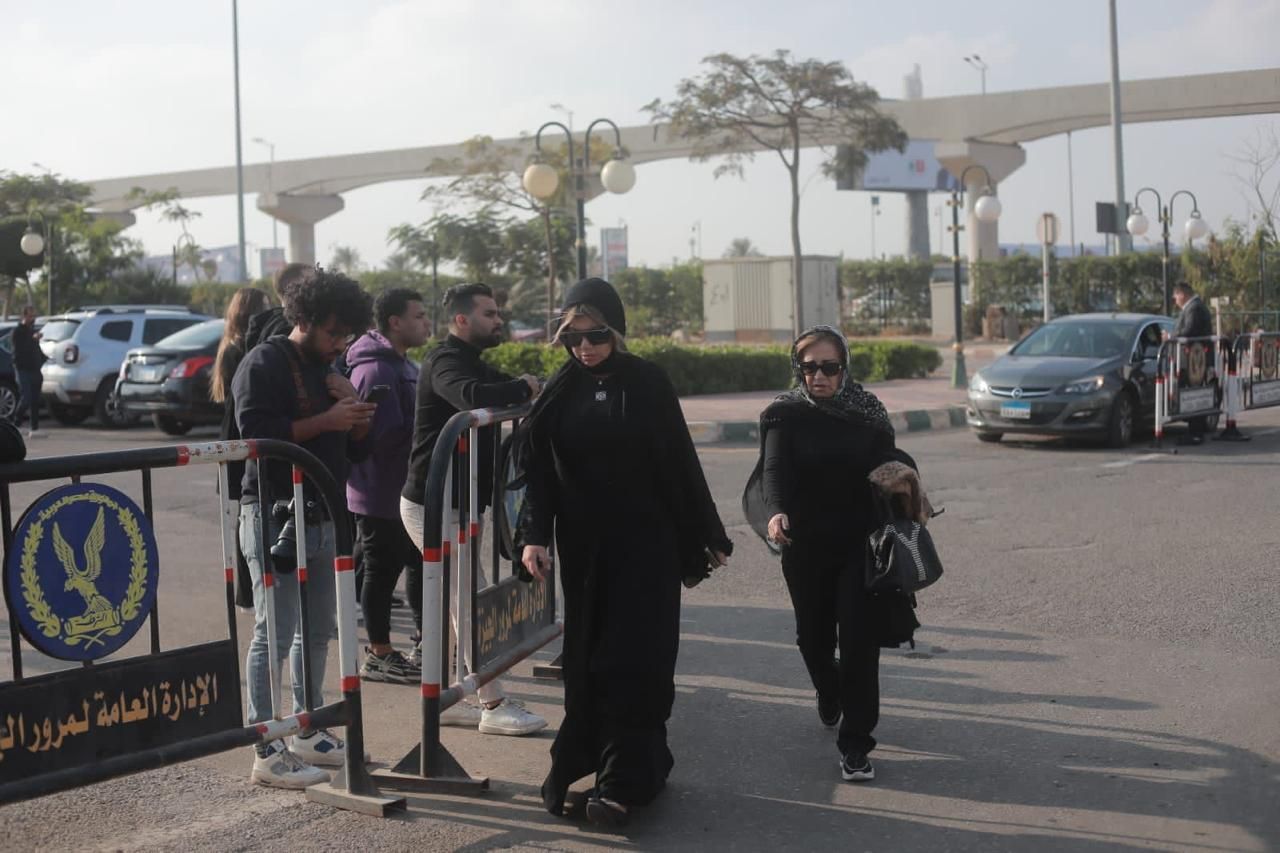 نجوم الفن يودعون ناهد فريد شوقي ( صور)