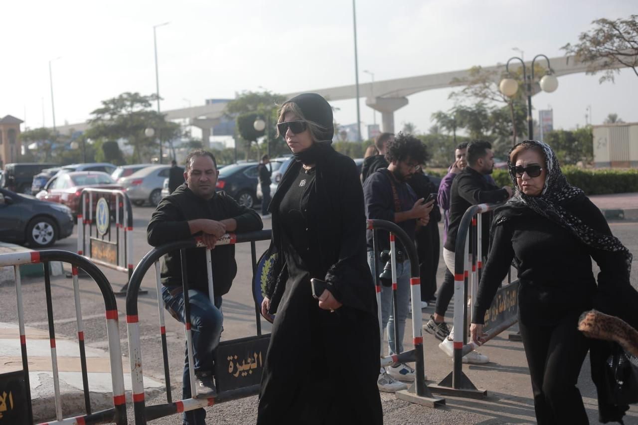 بوسي شلبي تشارك في جنازة ناهد فريد شوقي