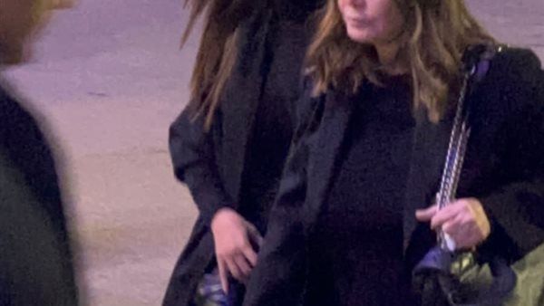 بملامح الحزن.. ميرفت أمين ودنيا سمير غانم أبرز الحضور في عزاء أشرف عبد الغفور