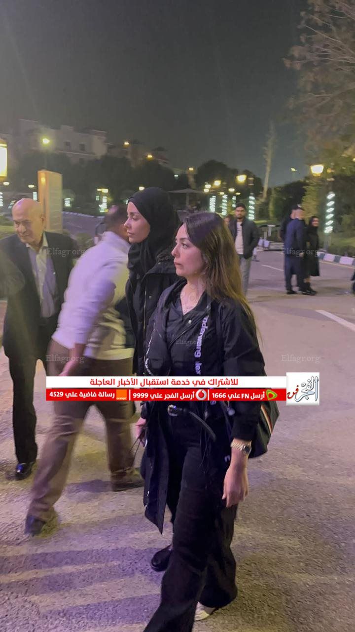 هبة مجدي تشارك في تقديم واجب عزاء أشرف عبد الغفور
