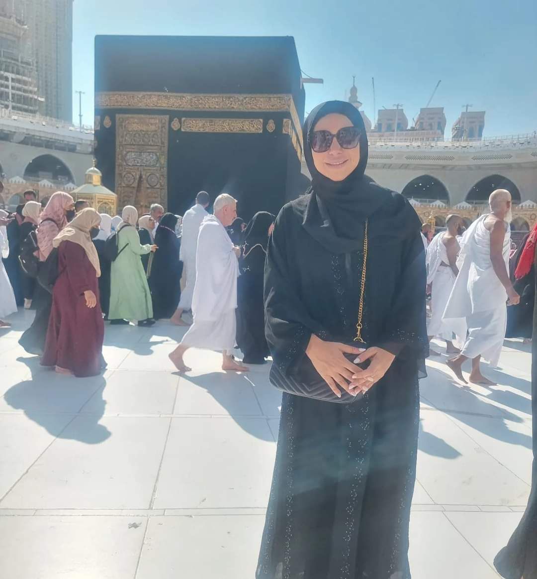 مناسك العمرة.. أول صورة لـ إنجي علاء بعد انفصالها عن يوسف الشريف