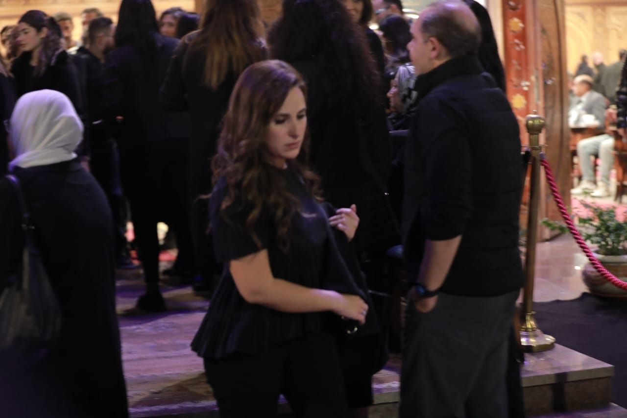 شيري عادل تعزي أسرة الفنان الراحل أشرف عبد الغفور