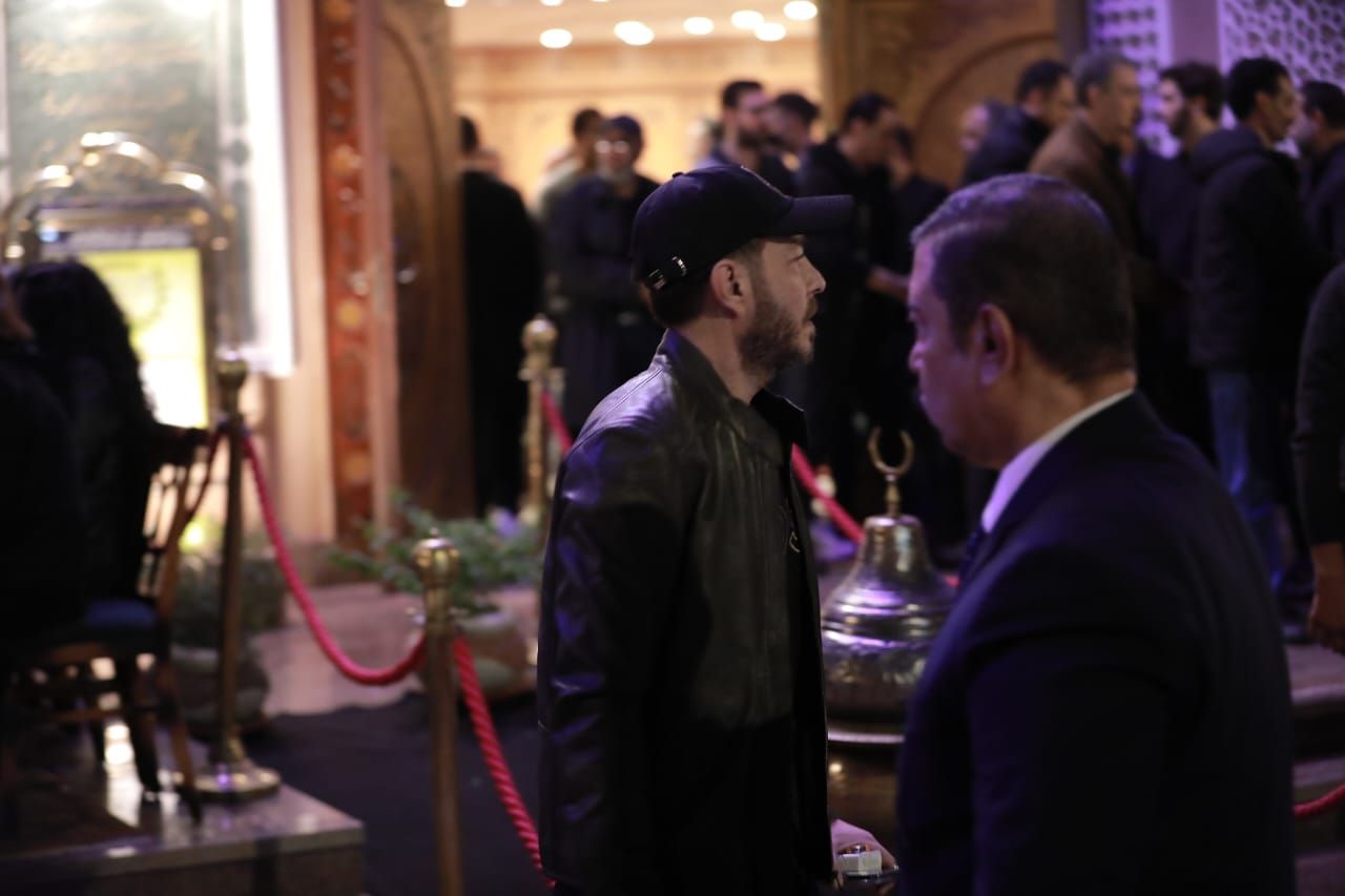 أحمد زاهر يقدم واجب العزاء في الراحل أشرف عبد الغفور