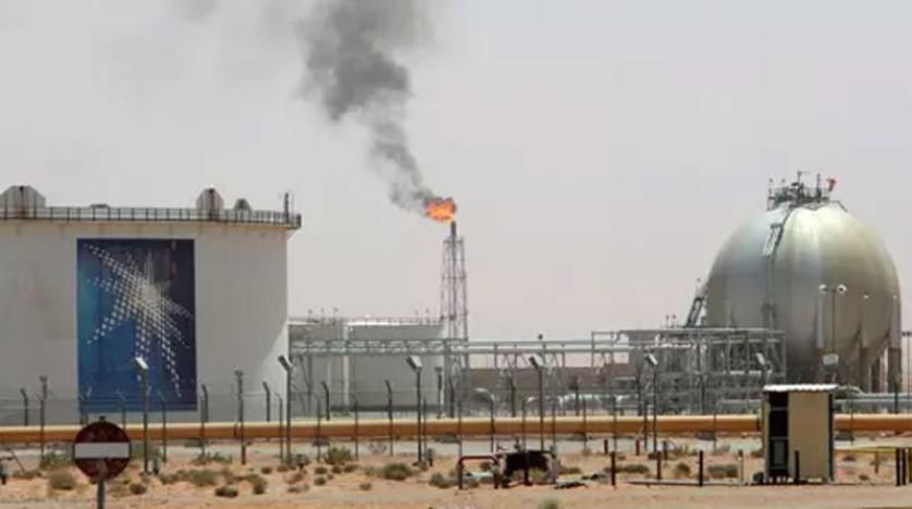 السعودية تخفض سعر الخام العربي الخفيف لآسيا في يناير