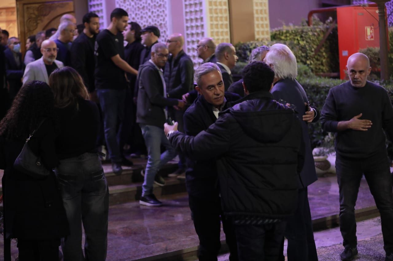صبري فواز يؤدي واجب العزاء في الفنان أشرف عبد الغفور