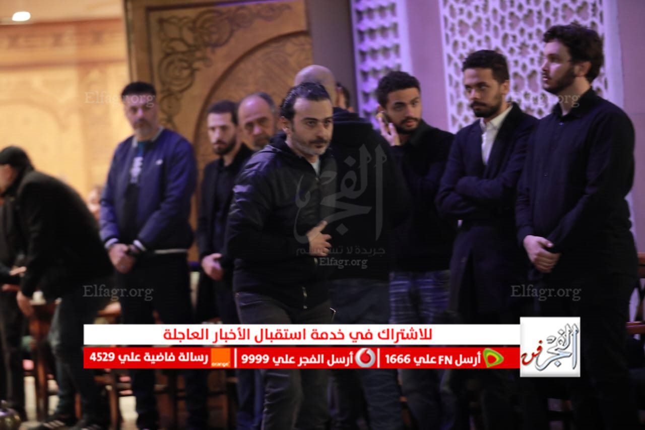 يوسف عثمان وأحمد عزمي يقدمان واجب العزاء لأسرة أشرف عبد الغفور (صور)