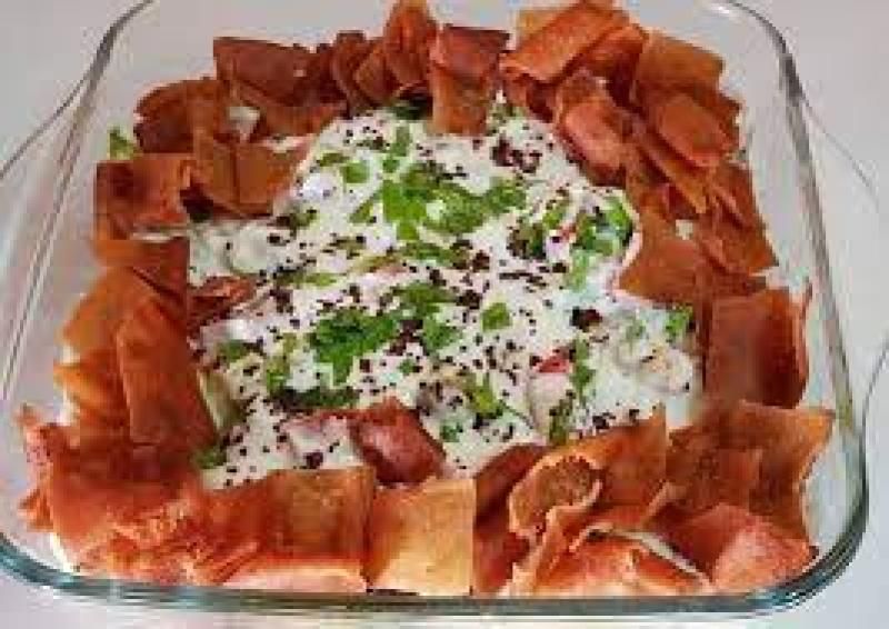 ”سلطة الفتوش بالزبادي”