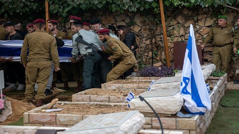 ناطق قوات الاحتلال يعترف أن الطريق لتفكيك حماس "طويل" ويعلن مقتل "الكثير" من الجنود في غزة