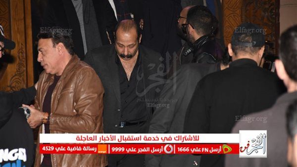محمد ثروت يقدم واجب العزاء في شقيق الفنان أحمد حلمي