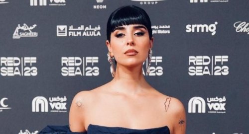 زينة مكي تختار خريطة فلسطين وشمًا لكتفها