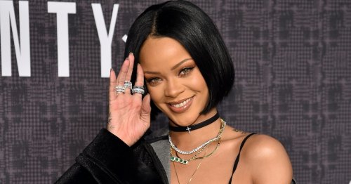 ريهانا ترتدي ساعة بـ400 ألف دولار بقدمها