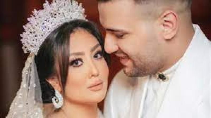 مسلم يعلن طلاق زوجته ميكا البغدادي