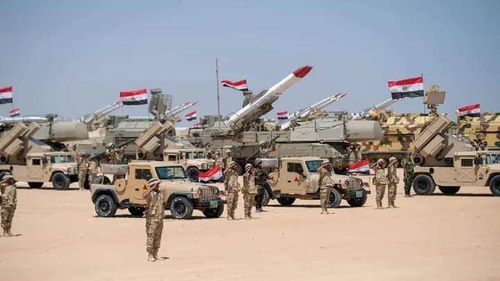 "مصر عدو لنا".. الاحتلال الإسرائيلي يراقب الأسلحة المصرية الجديدة