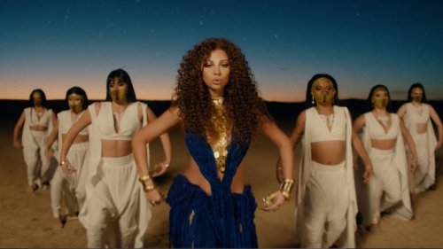 ميريام فارس تنشر كواليس كليب كأس العالم