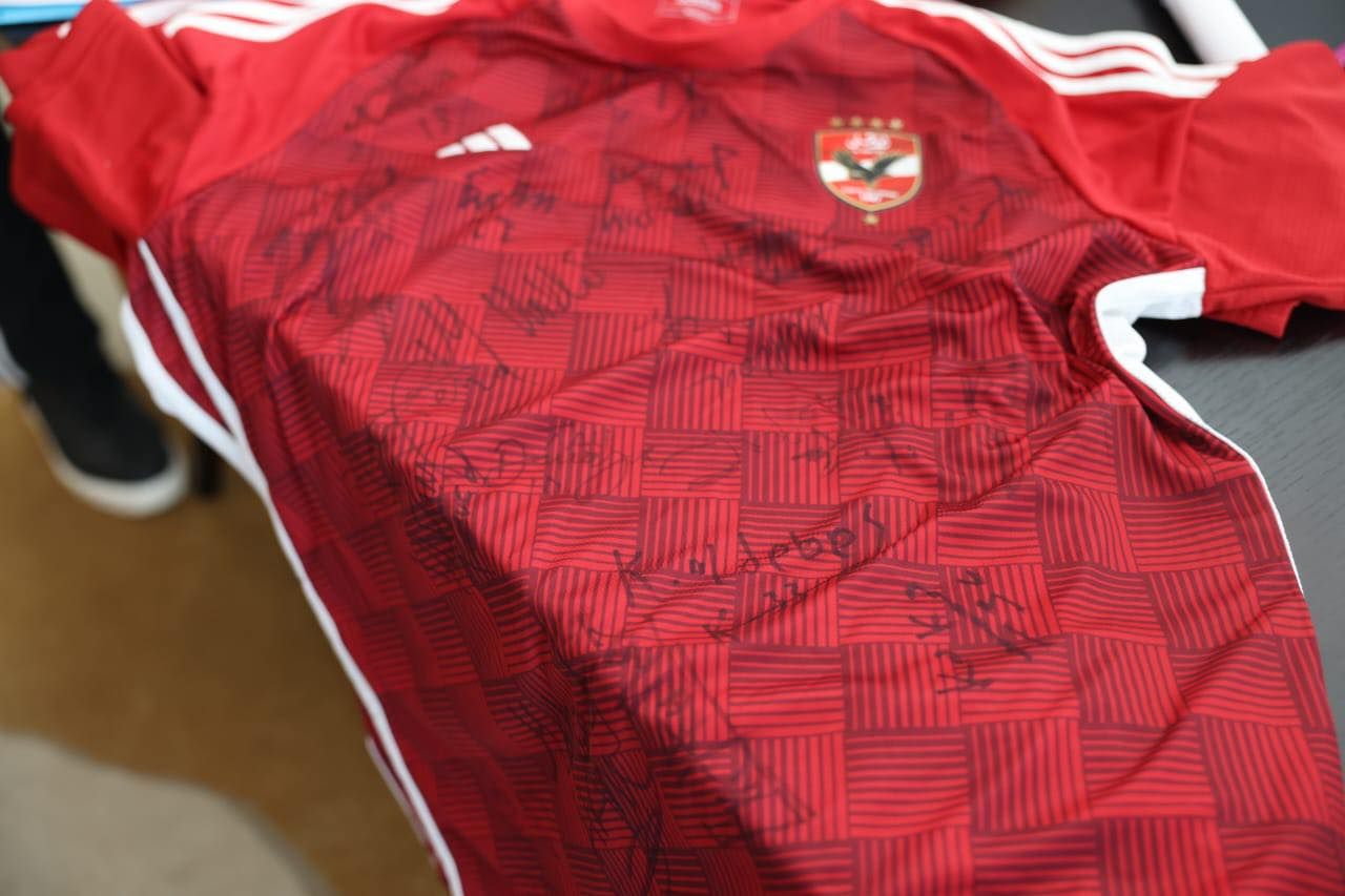 الاتحاد الدولي يطلب قميص النادى الأهلى لوضعه فى متحف «فيفا» (صور)