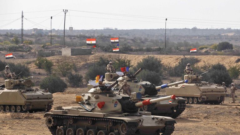 هجوم يشنه الجيش الإسرائيلي بطول الحدود المصرية الفلسطينية .. "تطور قد يفجر الموقف"