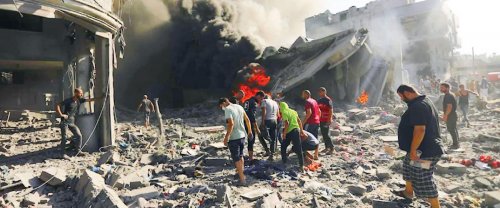 13 شهيدًا في مجزرة جديدة بجباليا وخانيونس