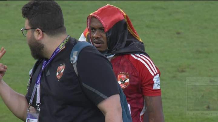 كاميرا المونديال.. صورة بيرسي تاو تُثير الجدل بعد فوز الأهلي على اتحاد جدة