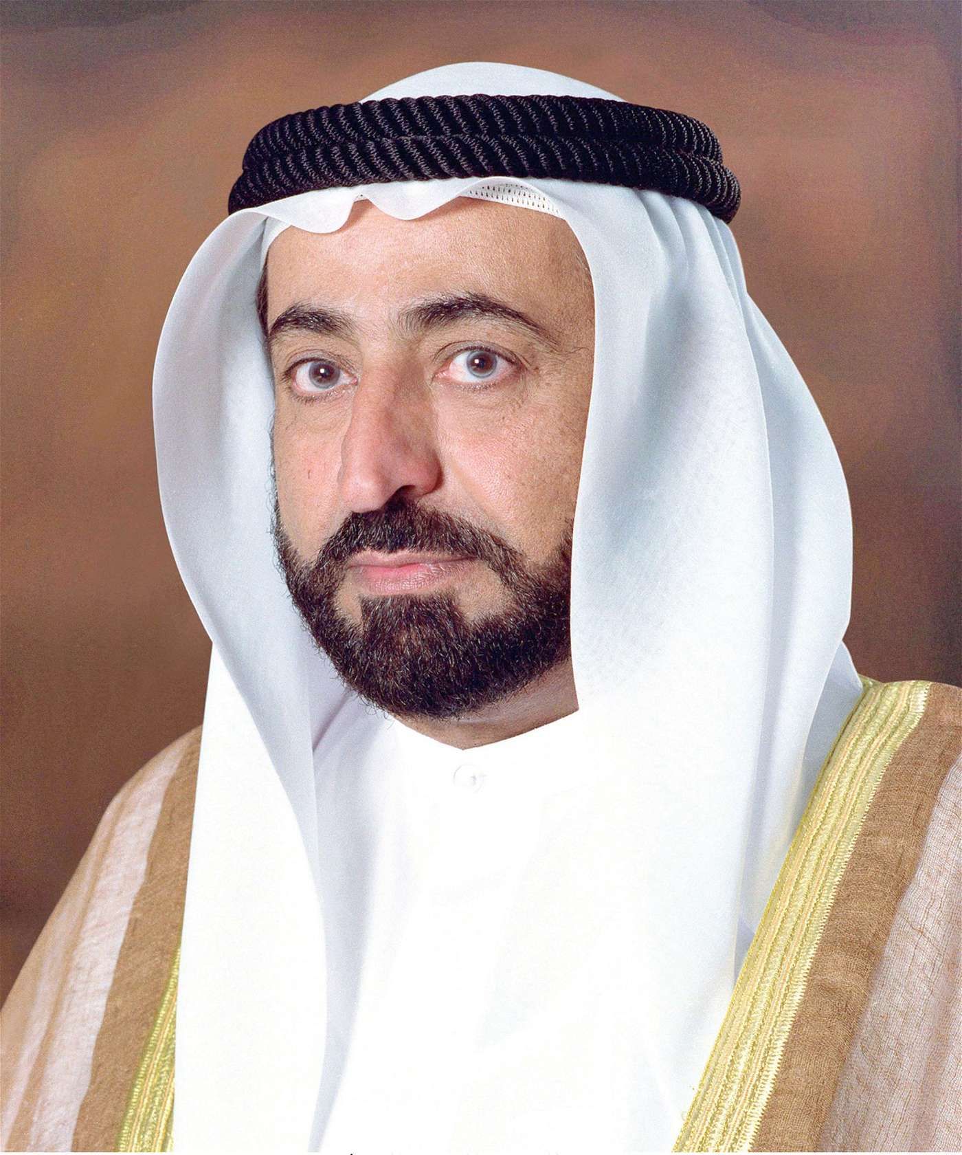 حاكم الشارقة ينعي الشيخ نواف الأحمد الجابر الصباح