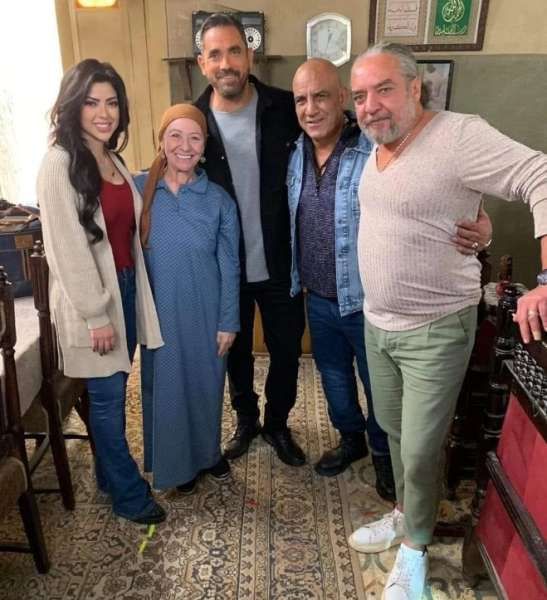 شاهد.. أمير كرارة وميرنا جميل في كواليس بيت الرفاعي