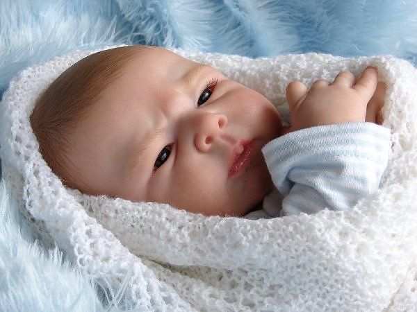 بحثاً عن الولد.. سعودي تزوج 3 نساء وعند زواجه الرابعة حدثت المفاجأة ( صورة )