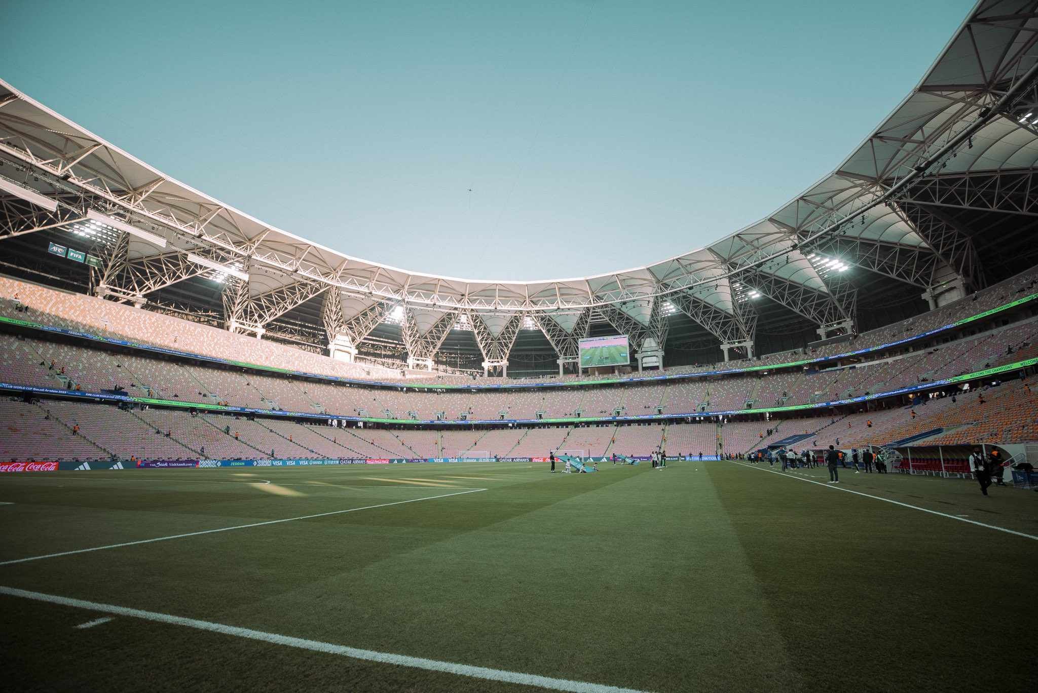 كاميرا المونديال.. جاهزية ملعب الجوهرة قبل ساعات من نصف نهائي كأس العالم