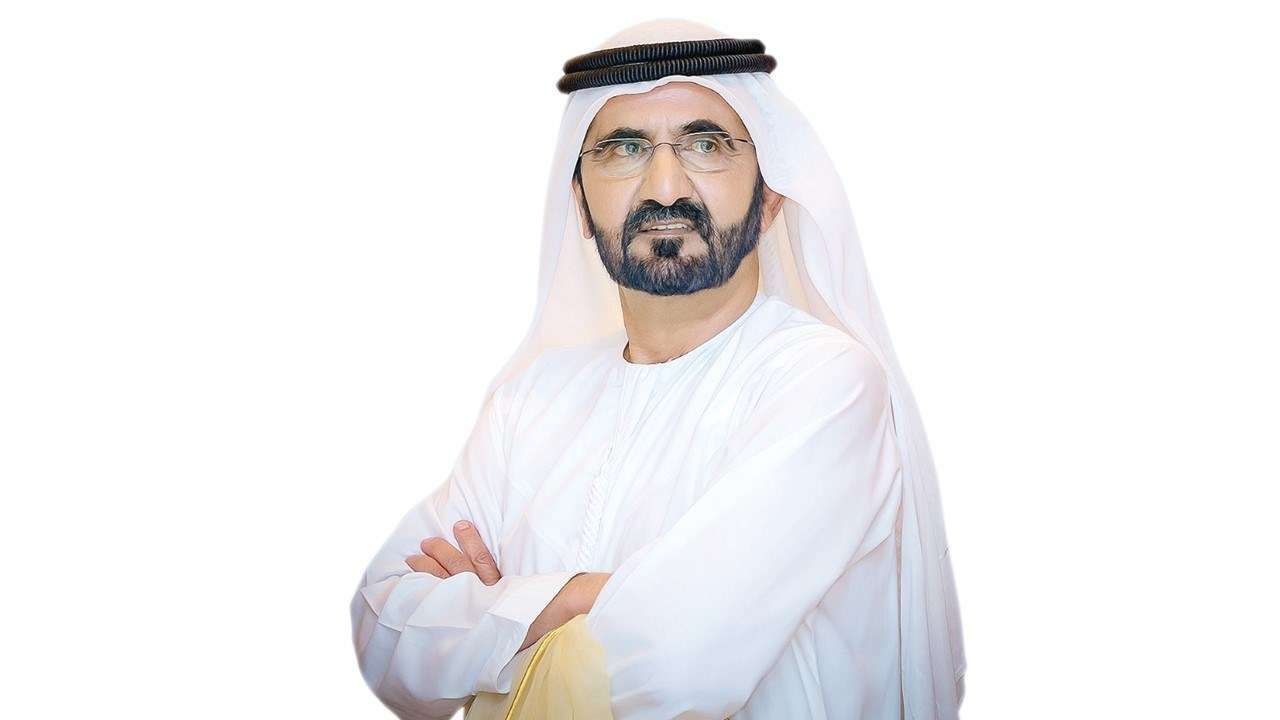محمد بن راشد يهنئ نيفين الخشاب على فوزها بـ«نوابغ العرب» في العلوم الطبيعية