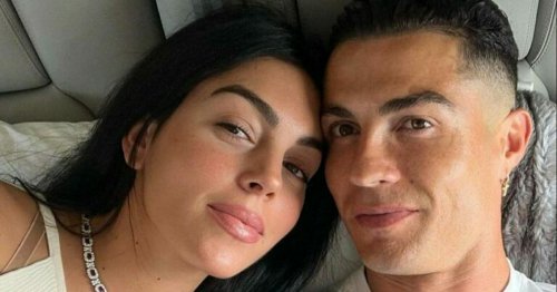 مفاجاة صادمة.. حبيب جورجينا السابق يظهر في السعودية ويفجر المواقع باسرار صادمة ويثير جنون كريستيانو رونالدو!!