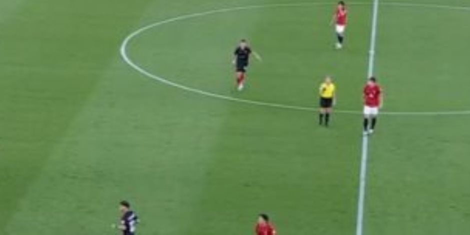 حكم الراية يلغى هدف الأهلي الرابع في شباك أورواوا الياباني