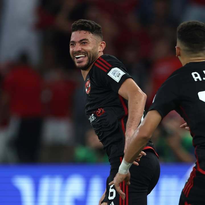 كاميرا المونديال.. "نفس الابتسامة" كيف احتفل ياسر إبراهيم وبيرسي تاو بهدفي الأهلي في مرمى أوراوا الياباني؟ (شاهد)