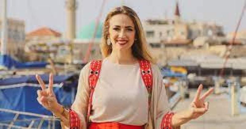 جيش الاحتلال يعتدى على منزل الفنانة الفلسطينية دلال أبو آمنة