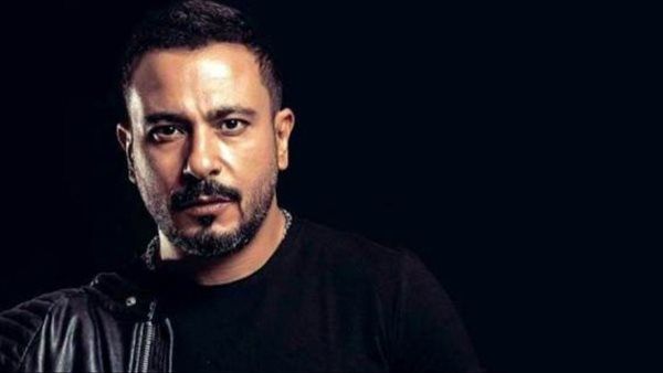 بإطلالة سوداء.. محمد نجاتي يتألق في الدير جيست 2023
