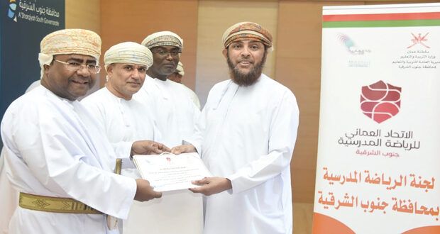 لجنة الرياضة المدرسية تكرم اللجان المنظمة لقافلة مرسى الخير البحرية