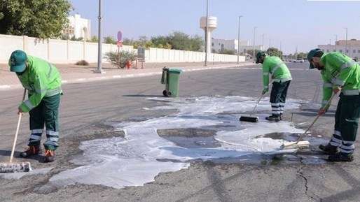 محكمة مرور العين تدين 3 متهمين بسبب الضجيج والاستعراض بمركباتهم بطريقة خطرة في الطريق العام