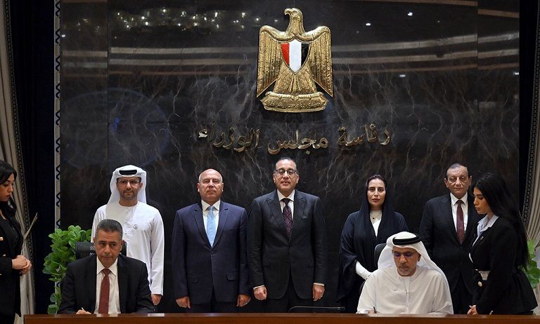 موانئ أبوظبي توقع عقد تطوير محطة متعددة الأغراض بميناء سفاجا…