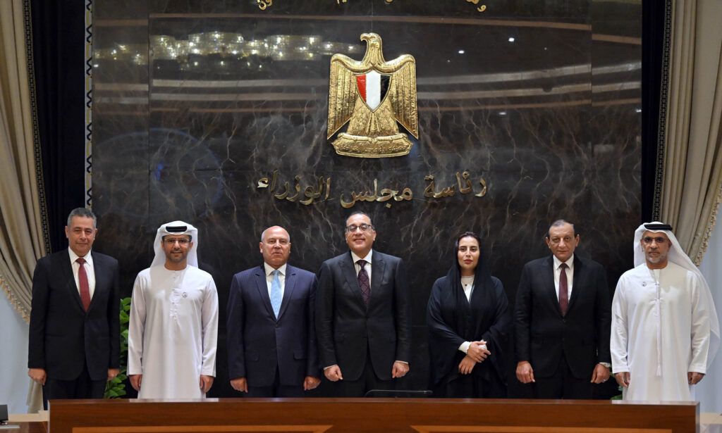 موانئ أبوظبي توقع عقد تطوير محطة متعددة الأغراض بميناء سفاجا…