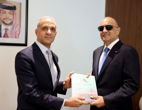 الخصاونة يتسلم تقرير ديوان المحاسبة لعام 2022