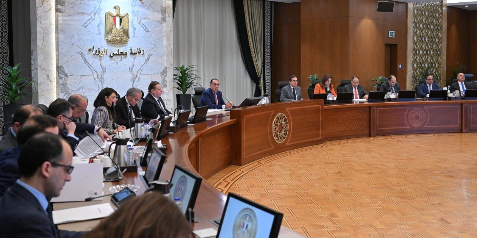 رئيس الوزراء: استمرار العمل ببرنامج الإصلاحات الهيكلية…