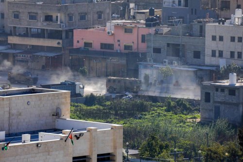 إصابتان إحداهما خطيرة في قصف لمخيم طولكرم