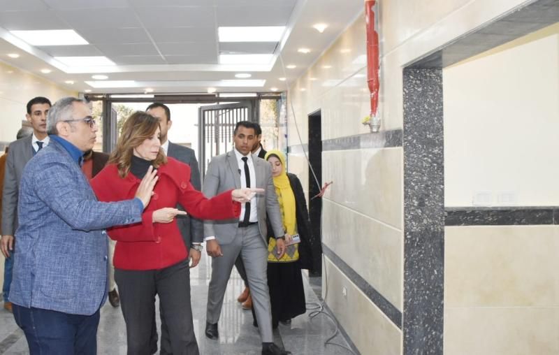 وزيرة الثقافة تتفقد أعمال تطوير ورفع كفاءة قصر ثقافة حلوان تمهيدًا لافتتاحه