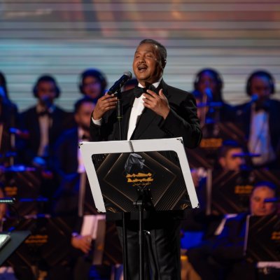 محمد عبده غنى للسعودية أكثر من 300 أغنية