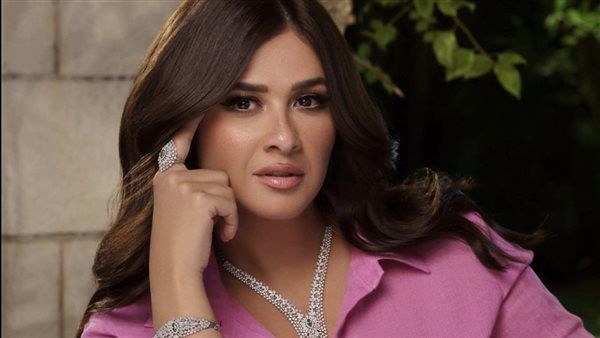 “بلاش إنتي”.. ياسمين عبدالعزيز تعلق على توقع ليلى عبد اللطيف طلاقها