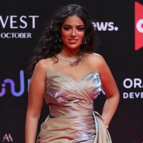 تعرف على بطلة كليب ”موحشتكيش” لـ تامر حسني